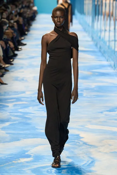 Look 50
